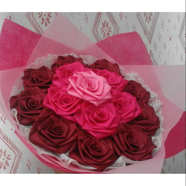 

Buket pita satin