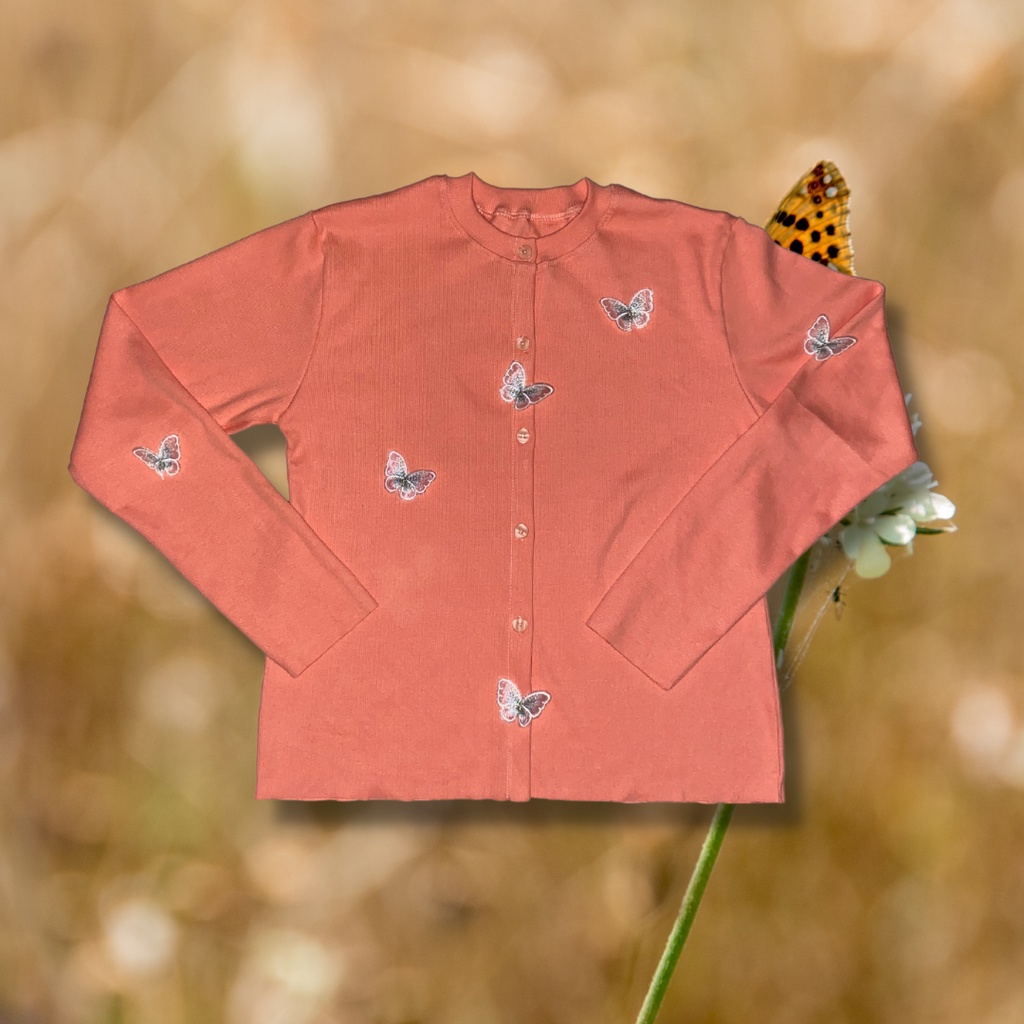 Basic Blouse Impossa- Nyaman dan Stylish dengan Bordir Kupu-kupu 3D