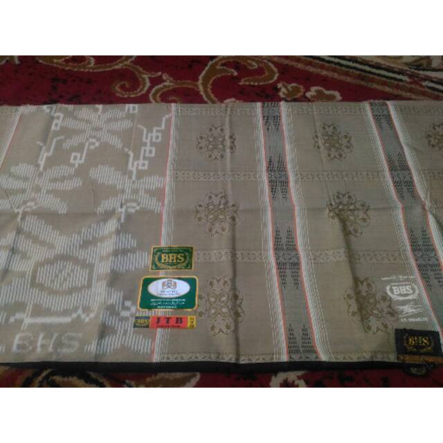 Sarung BHS JTB Jacquard Motif Timbul Putih Grey 088-12S061