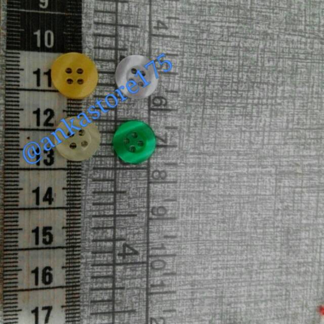 Kancing kemeja lubang 4 (lusinan)