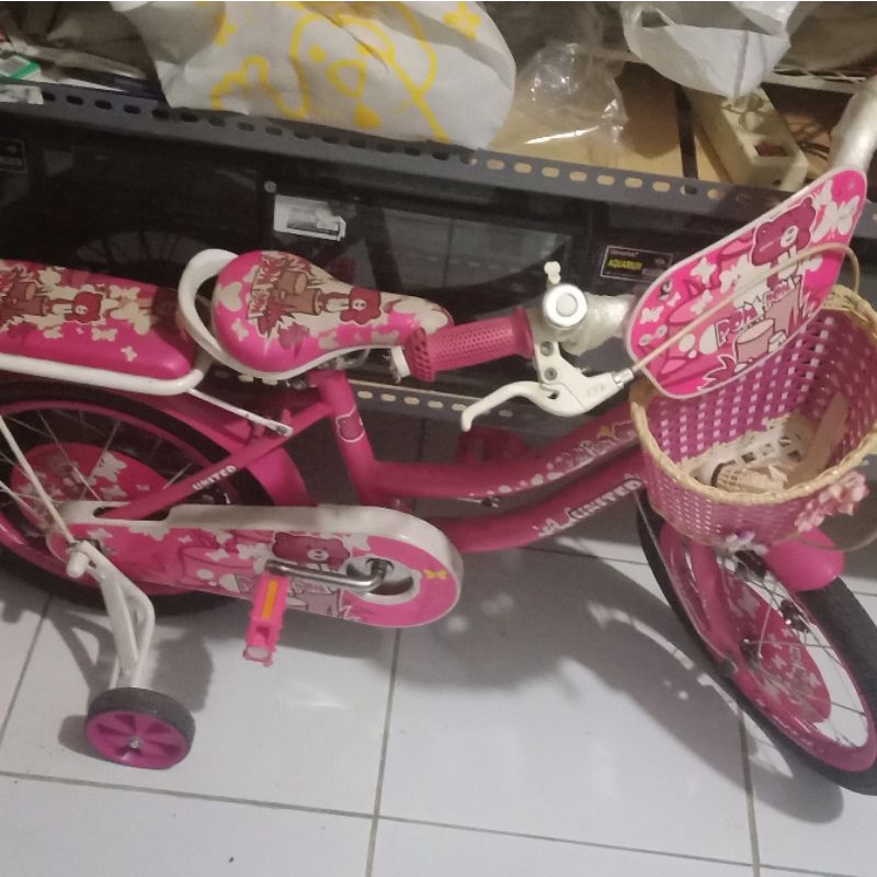Sepeda Anak Perempuan United 16 inch pink preloved bekas