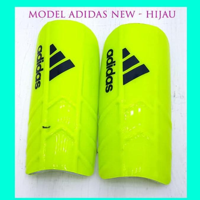 NEW Deker Futsal Sepak Bola Anak Anak - Dekker Pelindung Kaki Adidas