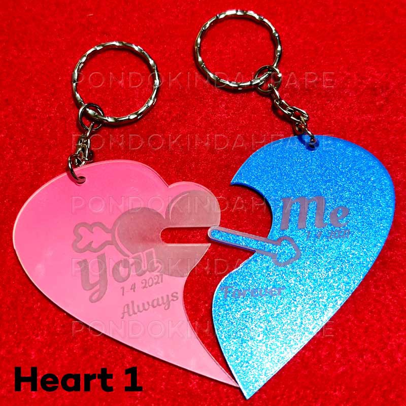 Gantungan Kunci Akrilik Heart Couple