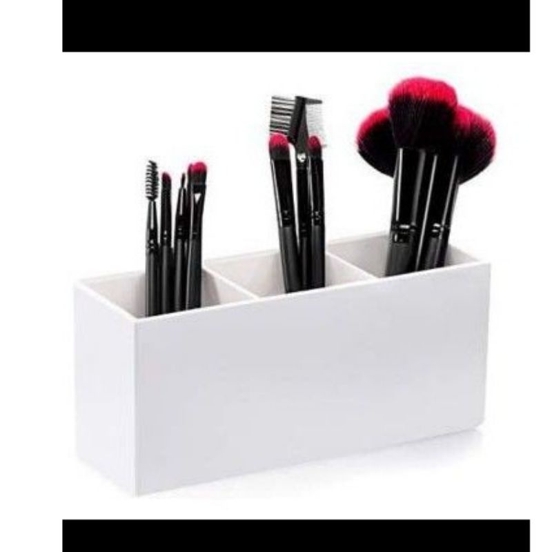 KOTAK PENYIMPANAN MAKEUP BRUSH AKRILIK 3 SLOT