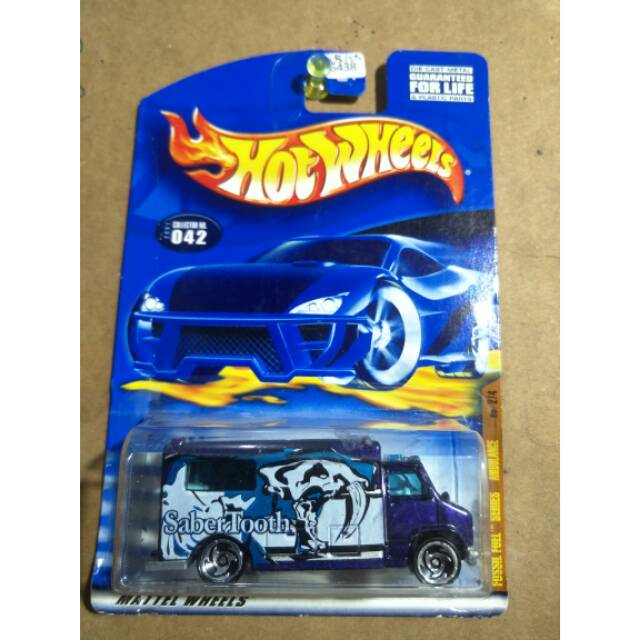 Hot wheels hotwheels fossil fuel series ambulance