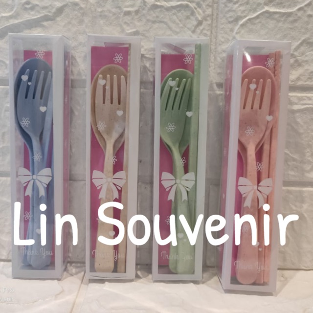 Souvenir Sendok Garpu Sumpit Jerami Kemasan Kotak Mika