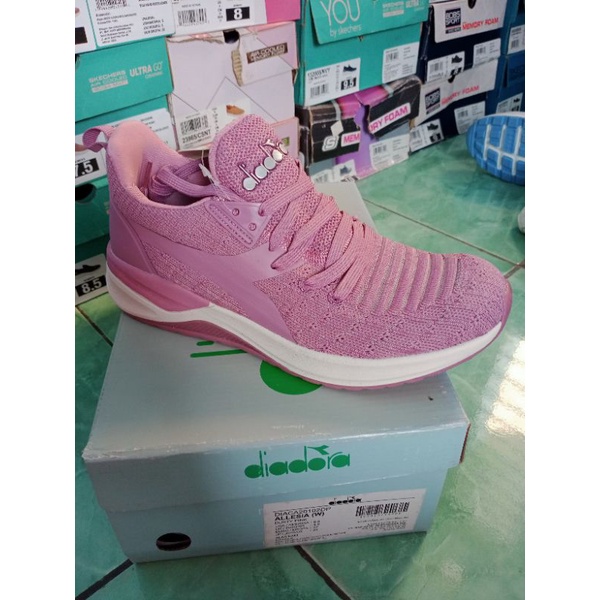 Diadora Allesia Women