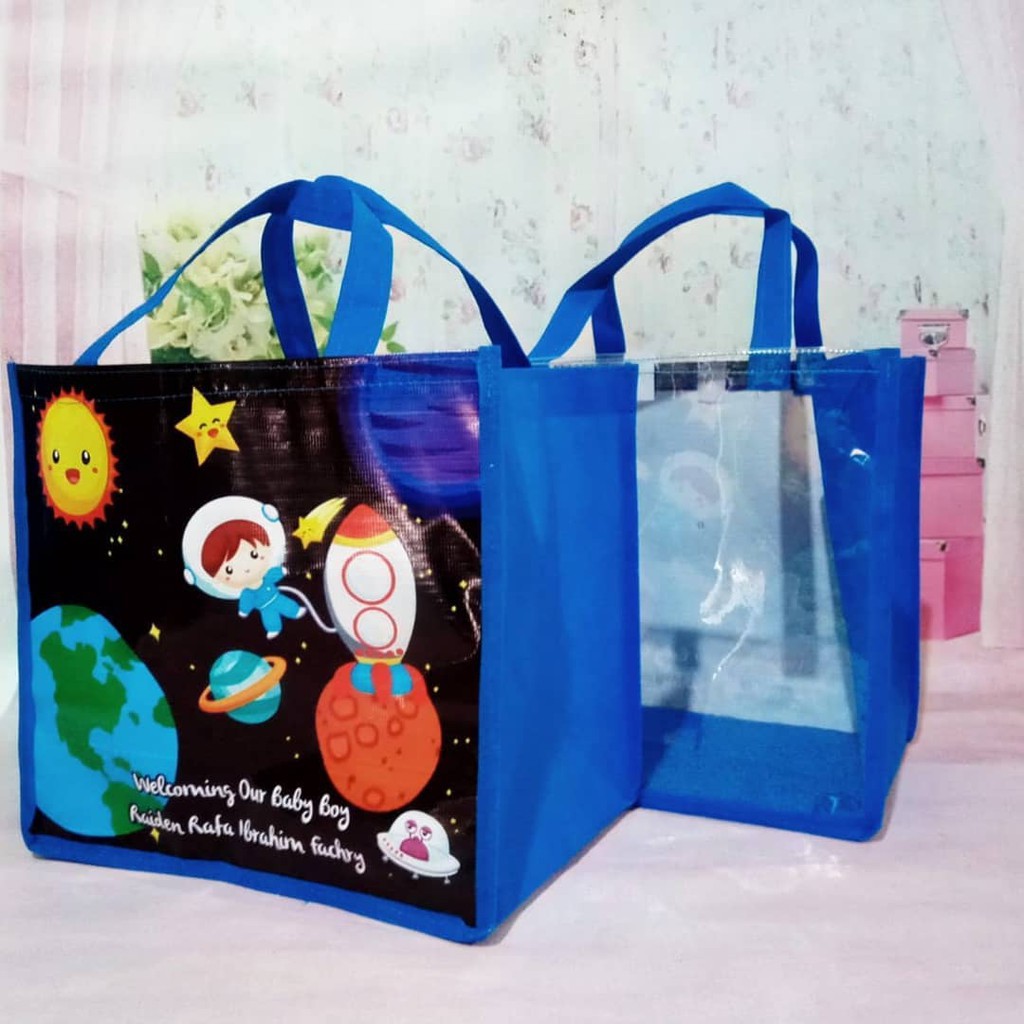 

Tas Souvenir Ulang tahun Mika Gambar astronot