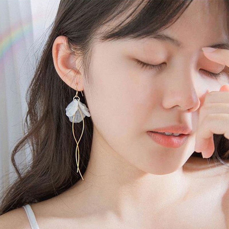 Anting Kait Gantung Panjang Desain Bunga Warna Emas Untuk Wanita