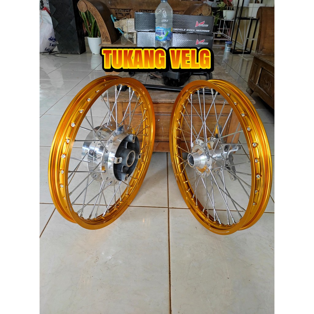 Velg jari-jari CBR 150 facelift dan CB150R New Paketan ring 17 TDR Gold