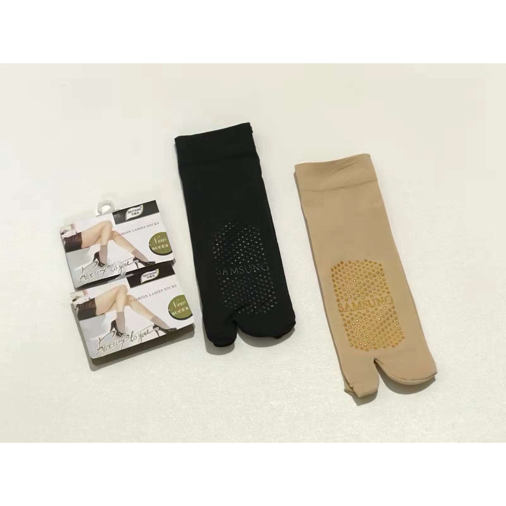 Kaos Kaki Jempol Korea Anti Licin / Jempol Samsung Muslimah Anti Slip Warna Hitam Cream