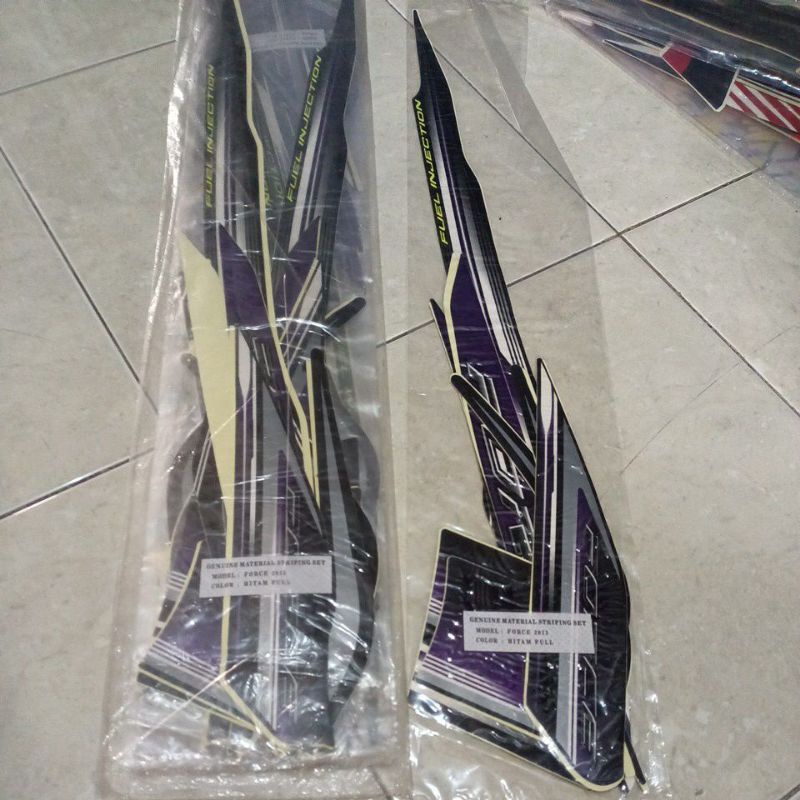 striping stiker les body Yamaha force 2013 hitam full