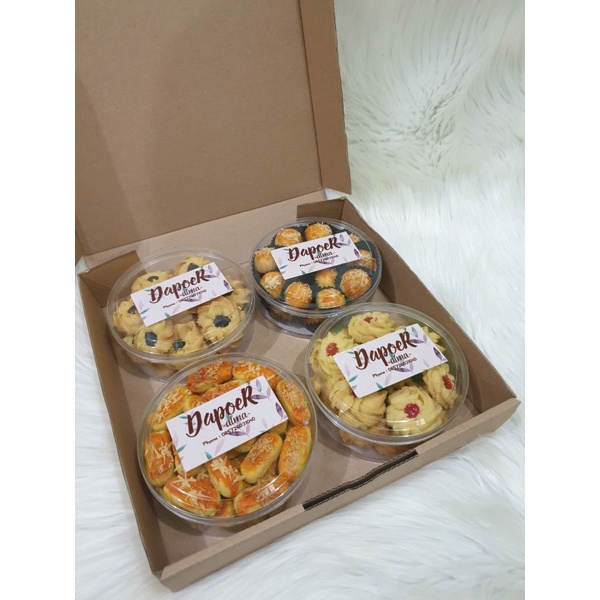 

Cookies box isi 4 / Hampers cookies