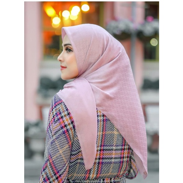 Buttonscraves - Tapis Embossed in Orchid Haze