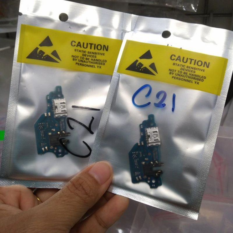 FLEXIBLE CAS KONEKTOR CHARGER REALME C21 ORIGINAL