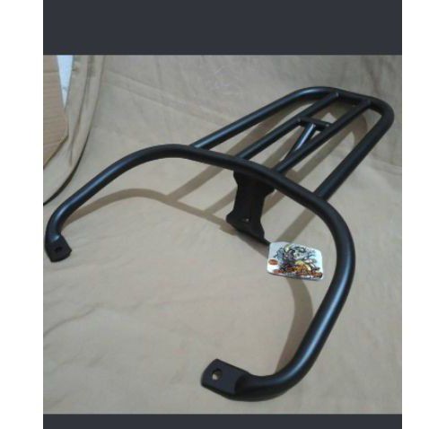 bracket box givi hitam untuk vespa Lx & S