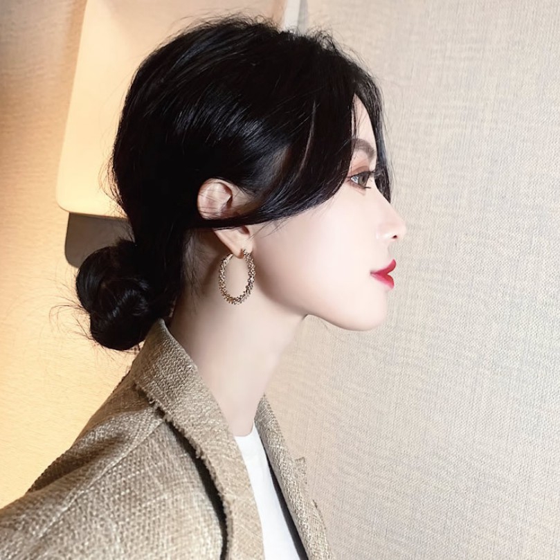 Anting Gantung Panjang Tusuk Gaya Korea Motif Geometri Aksen Hollow Untuk Perhiasan Wanita-2