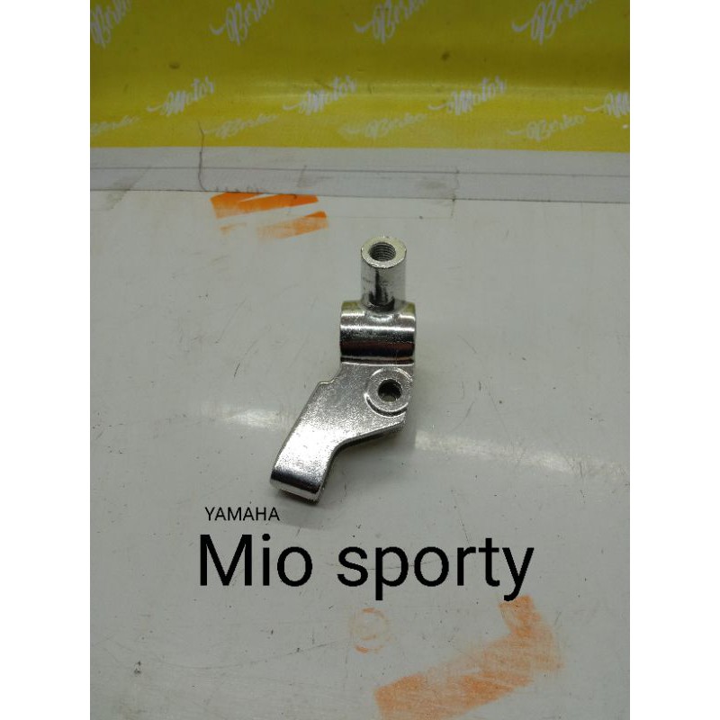 dudukan hendel rem belakang Mio sporty