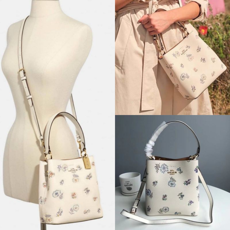 Jual Tas Selempang Wanita Coach Small Town Bucket Bag With Dandelion Floral Indonesia Shopee Indonesia