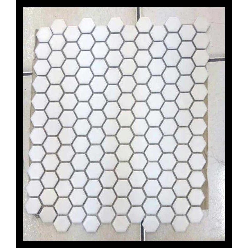 Keramik Hexagonal Putih Keramik Hexagonal Putih