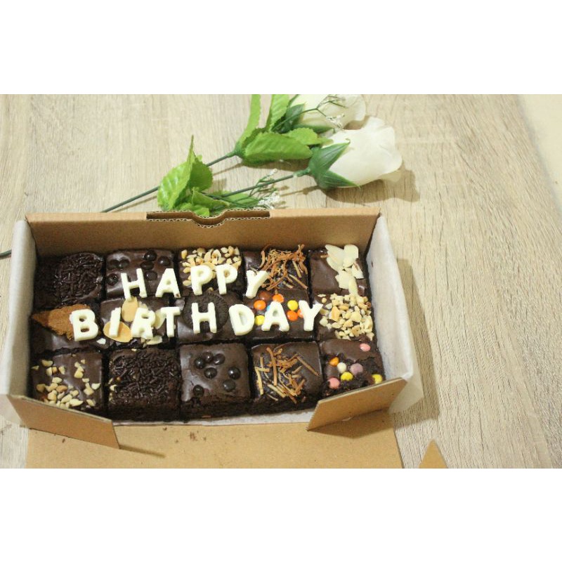 

Brownies panggang, Fudgy brownies 20x10. free kartu ucapan