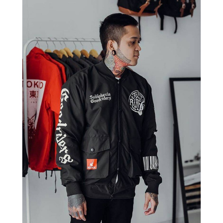 Jaket Bikers Jaket Salvio Hexia Jaket Parasut Salviohexia Jaket Outdrorr Jaket Bomber Putih