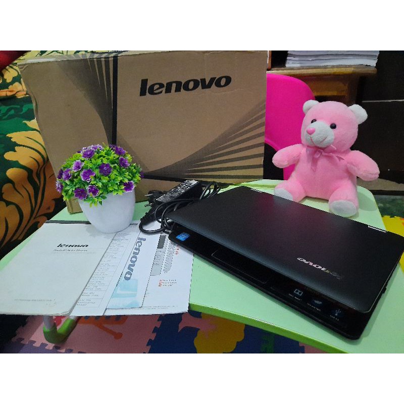 Notebook Lenovo Ideapad 300s second / bekas tapi masih oke..