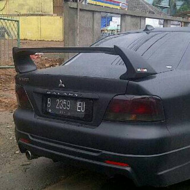 Spoiler mugen universal sedan bahan fiberglass