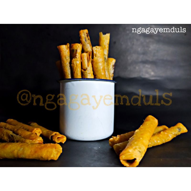 

Cemilan murah meriah, sale pisang, lumpia sale