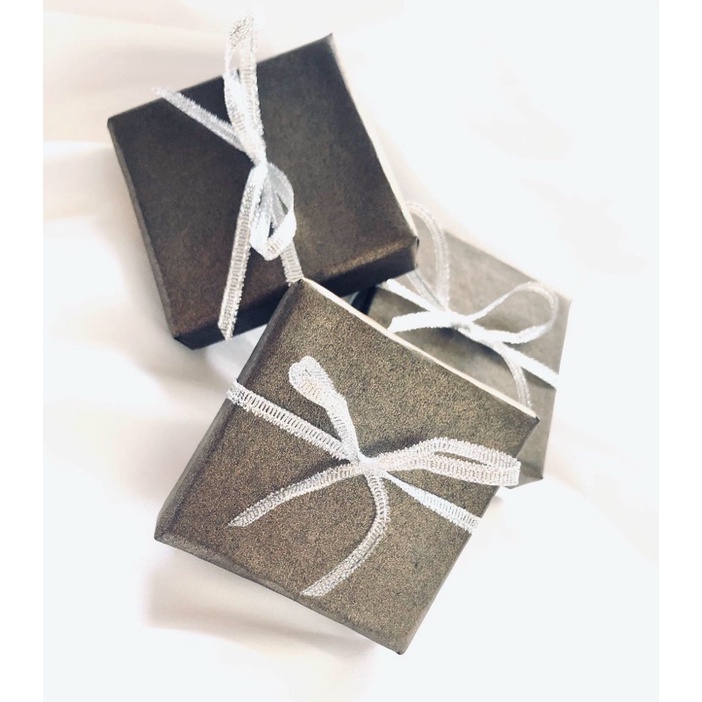 

Gift Box (kotak saja)