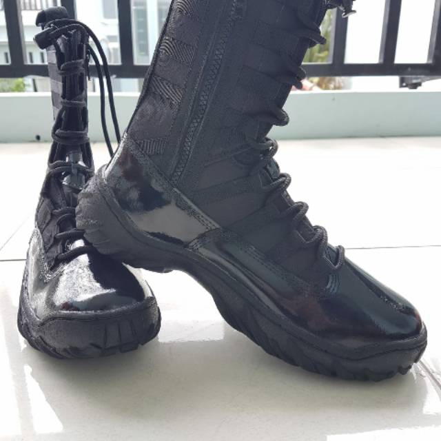 Sepatu pdl ninja nike kilap resleting