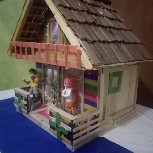 Miniatur rumah kayu