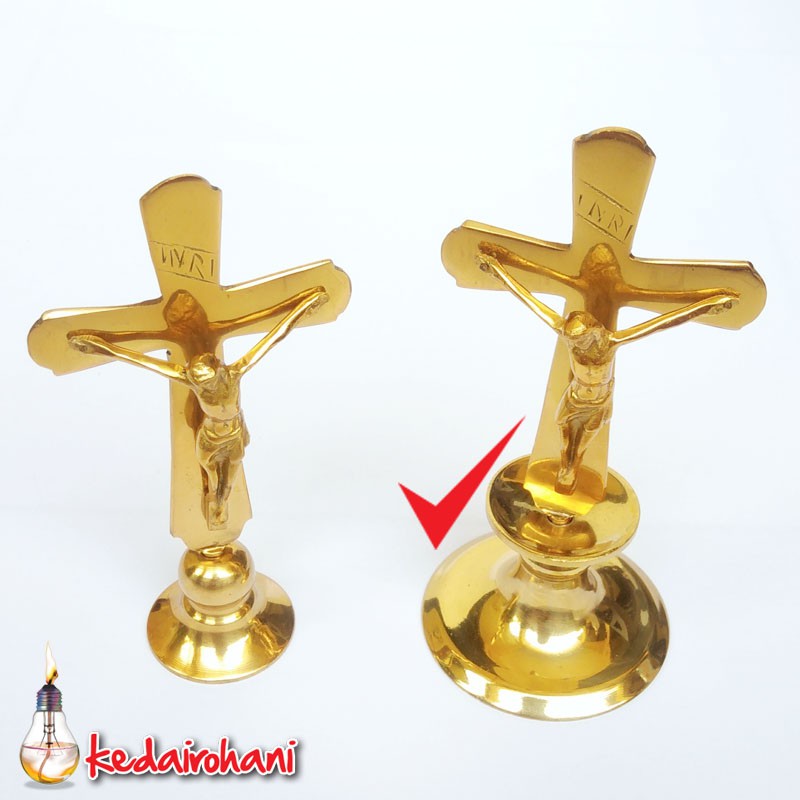 Diskon Hiasan Salib Duduk Courpus Yesus Inri Logam Kuningan Alas Besar - 15 Cm ay3l9NizDmBEo