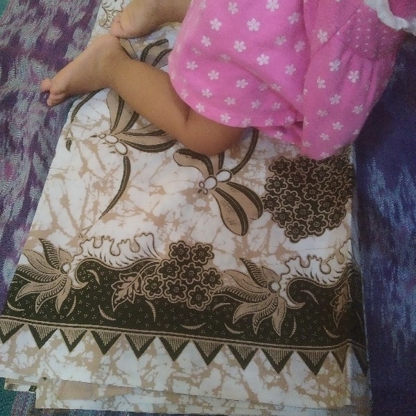 Kain Batik Solo Capong Pager Titik Navy Cream Sanforized Batiksoloamanah 105.000