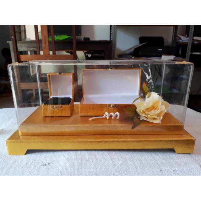 Kotak Uang Mahar dan Cincin