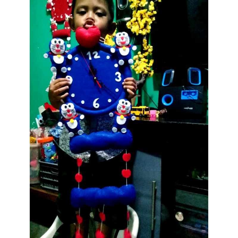 jam dinding unik,jam doraemon