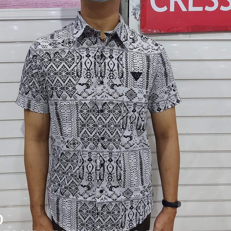 gof CRESSIDA KEMEJA PRIA BATIK SLIMFIT Kemeja Casual Kemeja Lengan Pendek