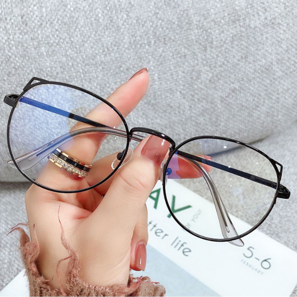 Kacamata Myopia Portable Flexible Ultra Ringan Bentuk Telinga Kucing Bahan Metal Untuk Pria Dan Wanita