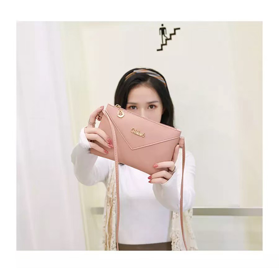 SPESIAL PROMO 10.10 - TAS SELEMPANG V POLOS DENGAN KUALITAS IMPORT | TAS WARNA HITAM, ABU, PINK, COKLAT, MAROON | TAS DENGAN UKURAN 24X6X15 CM BERBAHAN KULIT SINTETIS BERBAHAN IMPORT | TAS SELEMPANG WANITA SANTAI UNTUK KERJA/JALAN-JALAN