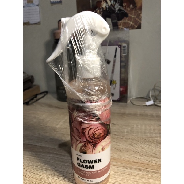 preloved KIUMARKET anti-bac flowergasm room spray