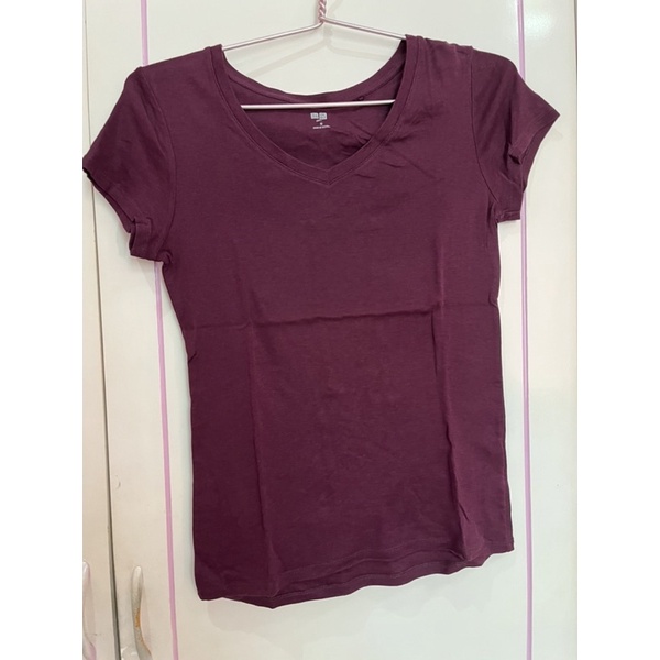 uniqlo kaos maroon