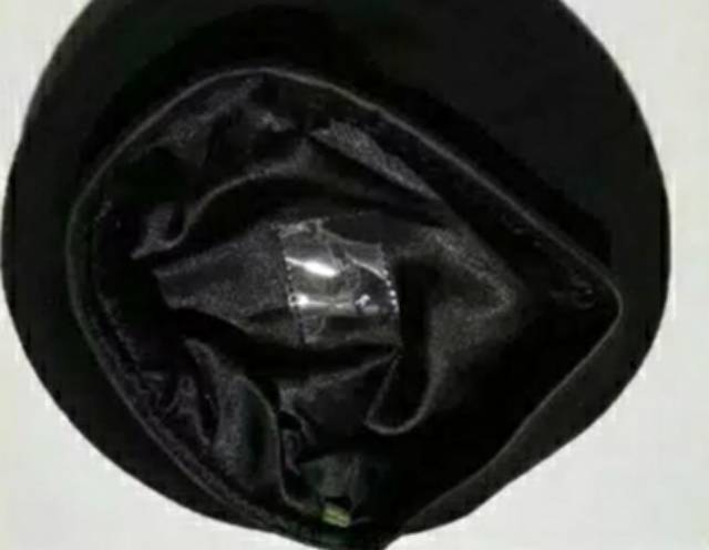 Baret hitam kaveleri