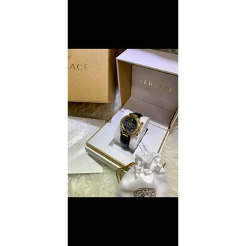 Jam tangan Versace