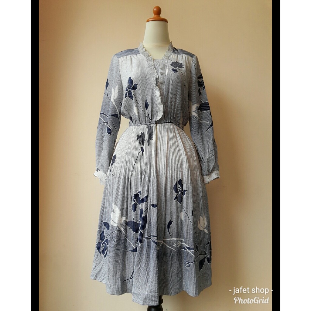 classical blue retro 1940's style