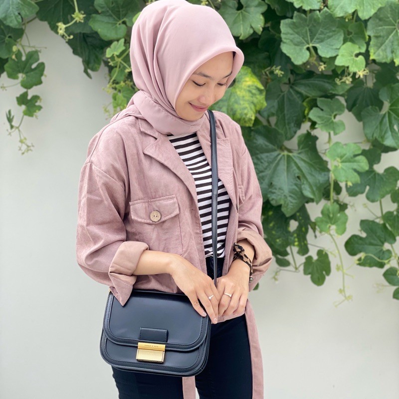 Tas Wanita Vintage Push Lock Crossbody