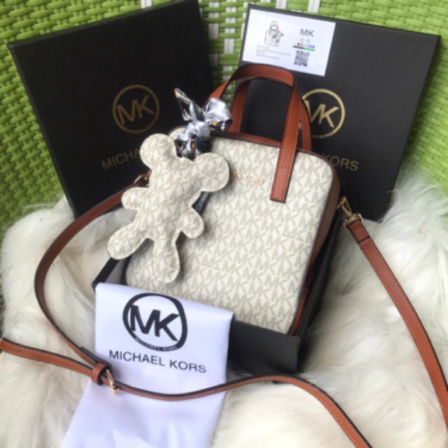 MK tote mini free doll chain