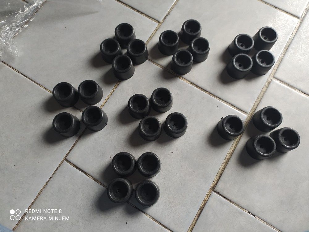 Alas Kaki Sofa / Tapak Bawah Warna Hitam