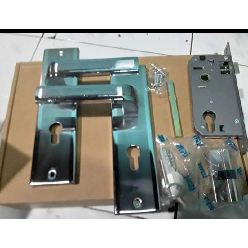 slot kunci pintu kamar