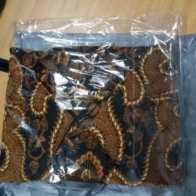 Kemeja Batik Pria Lengan Panjang Motif Mahkota