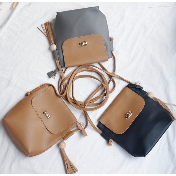 Tas Selempang HP Wanita Leila Two-Tone Slingbag Handphone Sling Bag Polos Simple mini Import tassel